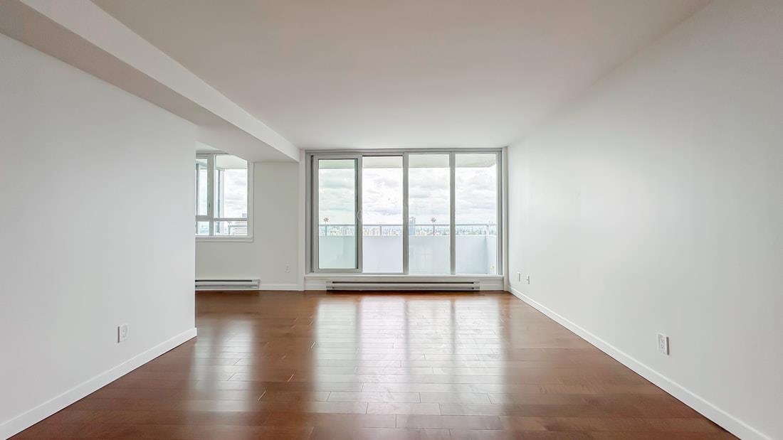 Walk-In Closet Photo of 2204 4160 Sardis Street, Burnaby, BC