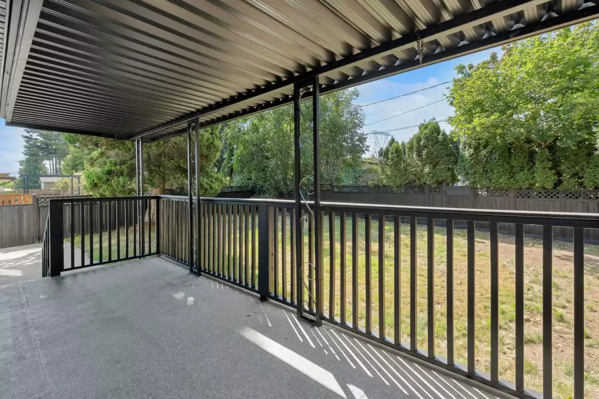 Backyard Photo of 32810 Highland Avenue, Abbotsford, BC