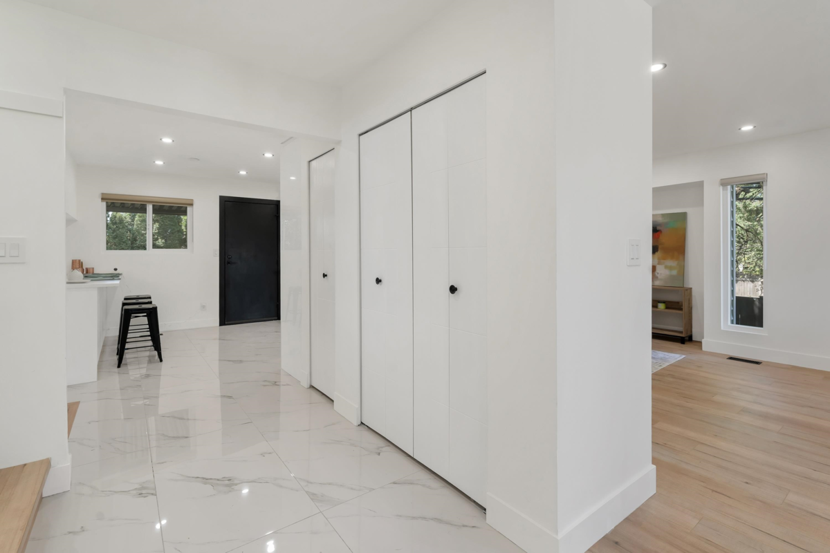 Dining Area Photo of 32810 Highland Avenue, Abbotsford, BC