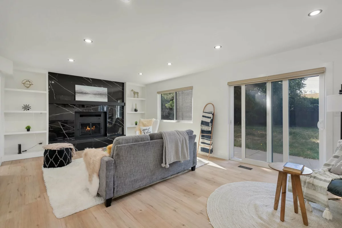 Guest Bathroom Photo of 32810 Highland Avenue, Abbotsford, BC