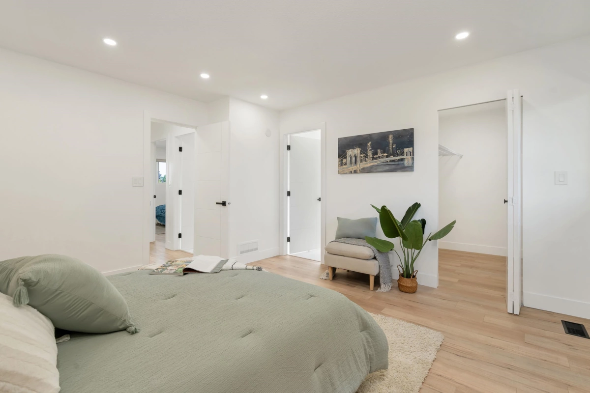 Laundry Room Photo of 32810 Highland Avenue, Abbotsford, BC