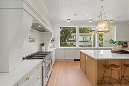 821 E 16th Street, North Vancouver, BC, North Vancouver — Single Family Residence for sale