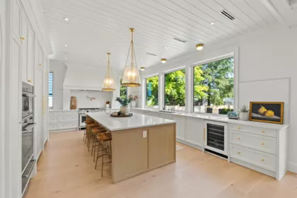 821 E 16th Street, North Vancouver, BC, North Vancouver — Single Family Residence for sale