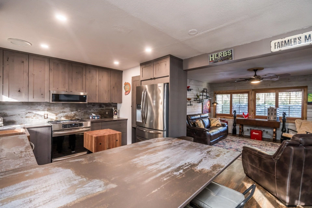 Guest Bathroom Photo of 695 Hudson Bay Street, Hope, BC