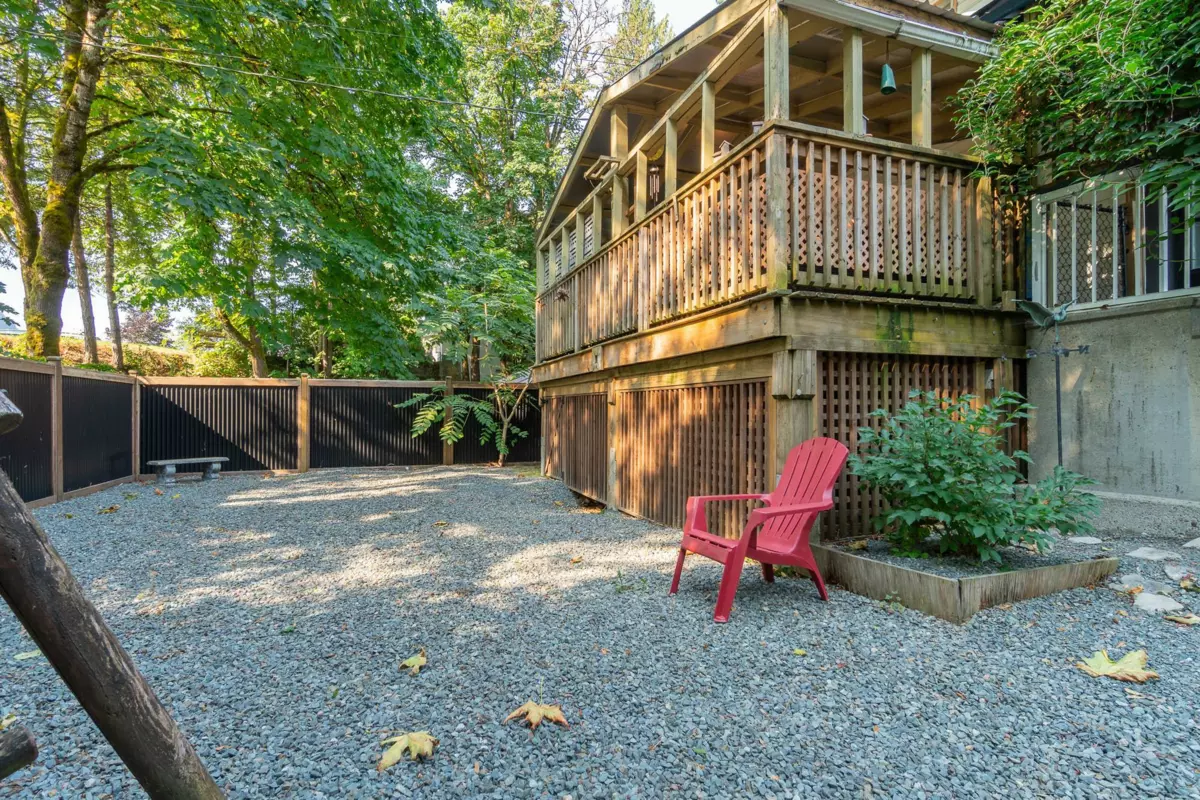 Kitchen Photo of 695 Hudson Bay Street, Hope, BC