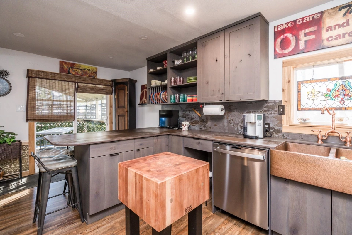 Office / Den Photo of 695 Hudson Bay Street, Hope, BC