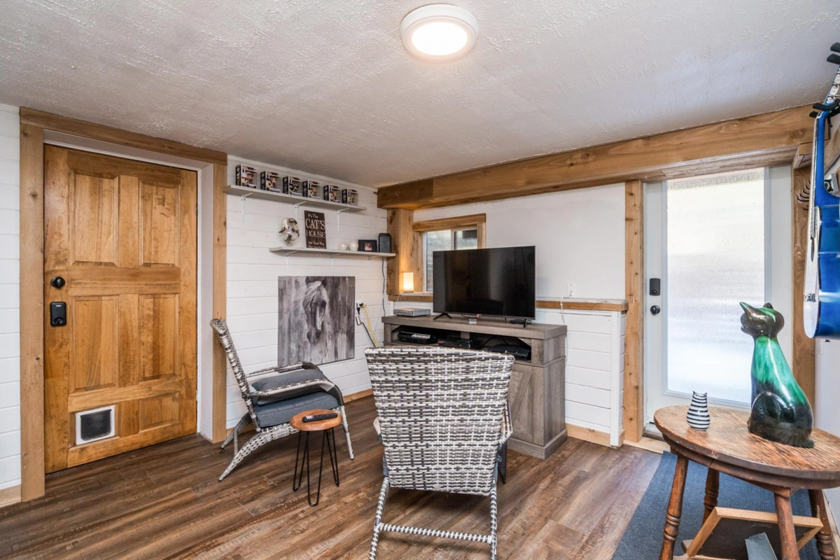 Outdoor Kitchen Photo of 695 Hudson Bay Street, Hope, BC