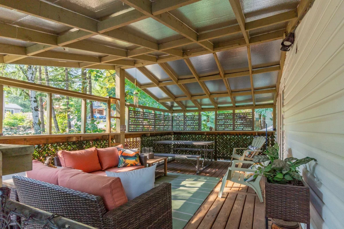 Primary Bathroom Photo of 695 Hudson Bay Street, Hope, BC