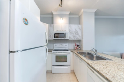 210 4028 Knight Street, Vancouver, BC, Vancouver — Apartment/Condo for sale