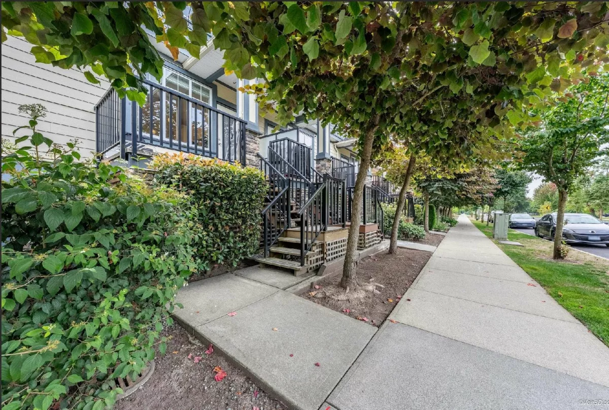 Laundry Room Photo of 3 18818 71 Avenue, Surrey, BC
