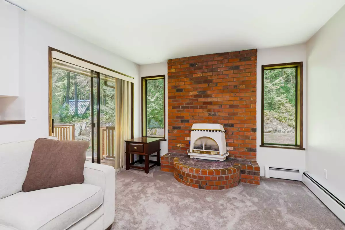 Breakfast Nook Photo of 27573 Sayers Crescent, Maple Ridge, BC