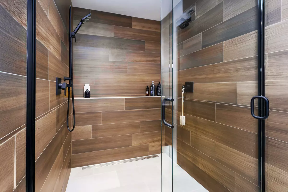 Guest Bathroom Photo of 27573 Sayers Crescent, Maple Ridge, BC