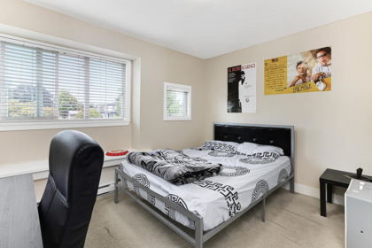 Guest Bathroom Photo of 14629 60 Avenue, Surrey, BC