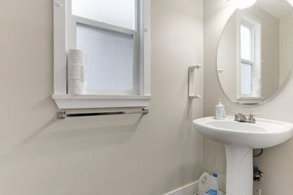 Primary Bathroom Photo of 14629 60 Avenue, Surrey, BC