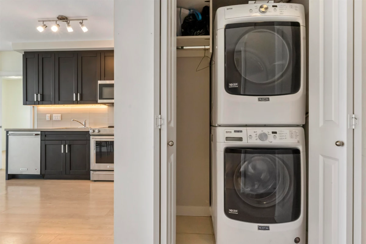 Guest Bathroom Photo of 3405 11967 80 Avenue, Delta, BC