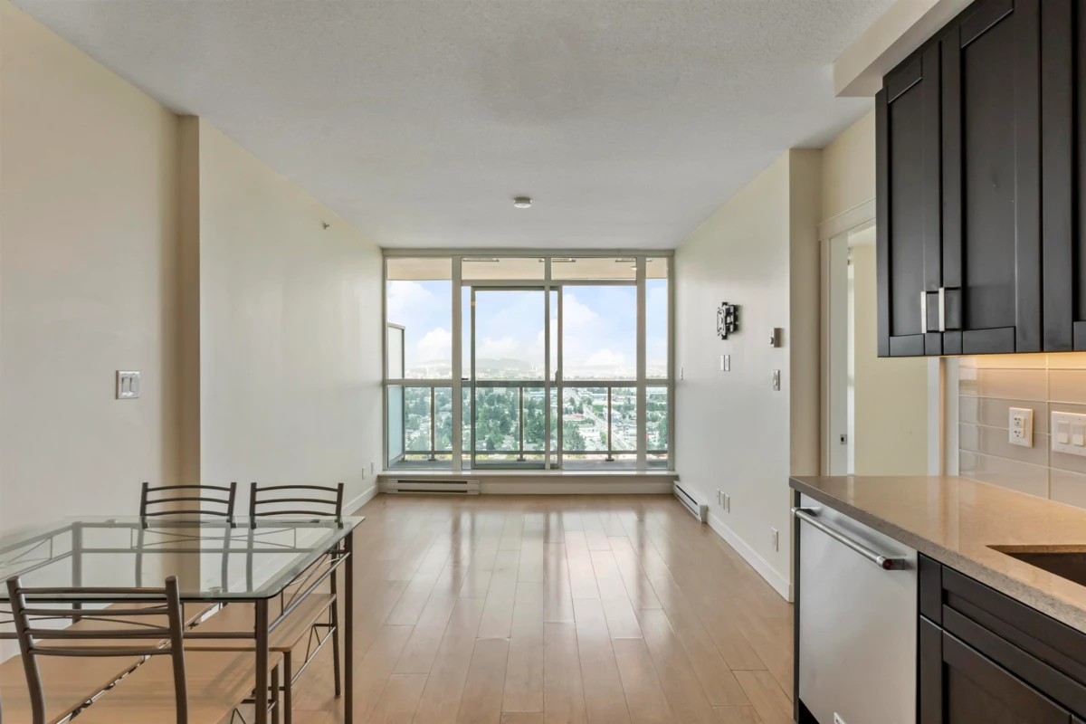 Kitchen Photo of 3405 11967 80 Avenue, Delta, BC