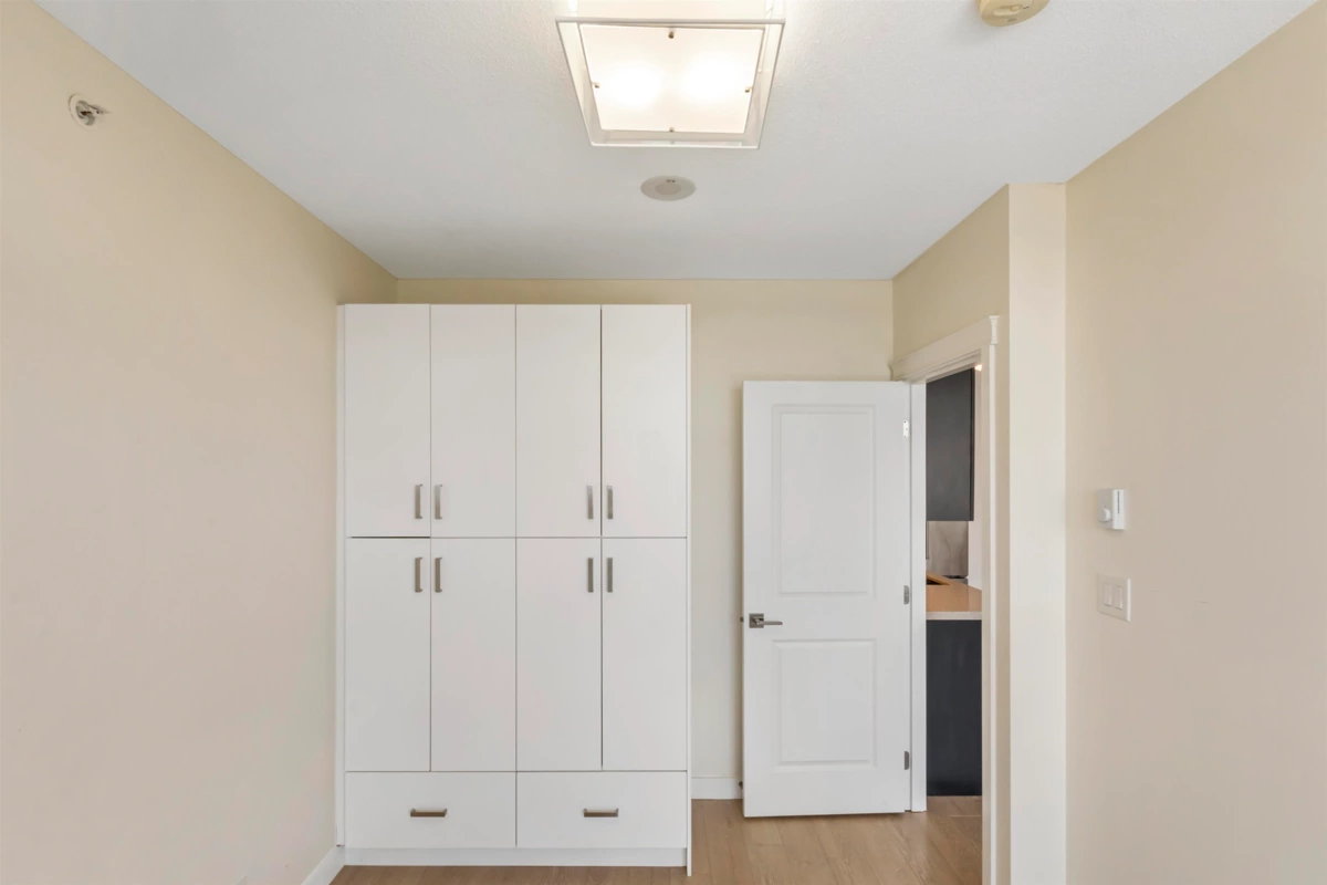 Walk-In Closet Photo of 3405 11967 80 Avenue, Delta, BC