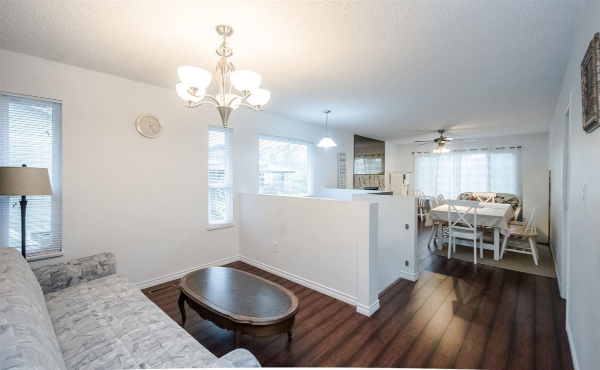 Dining Area Photo of 15026 98a Avenue, Surrey, BC