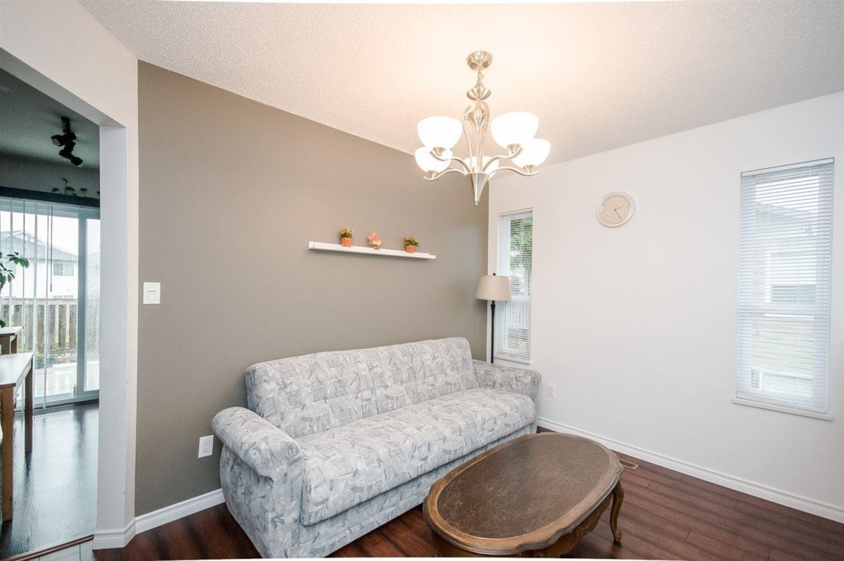 Family Room Photo of 15026 98a Avenue, Surrey, BC