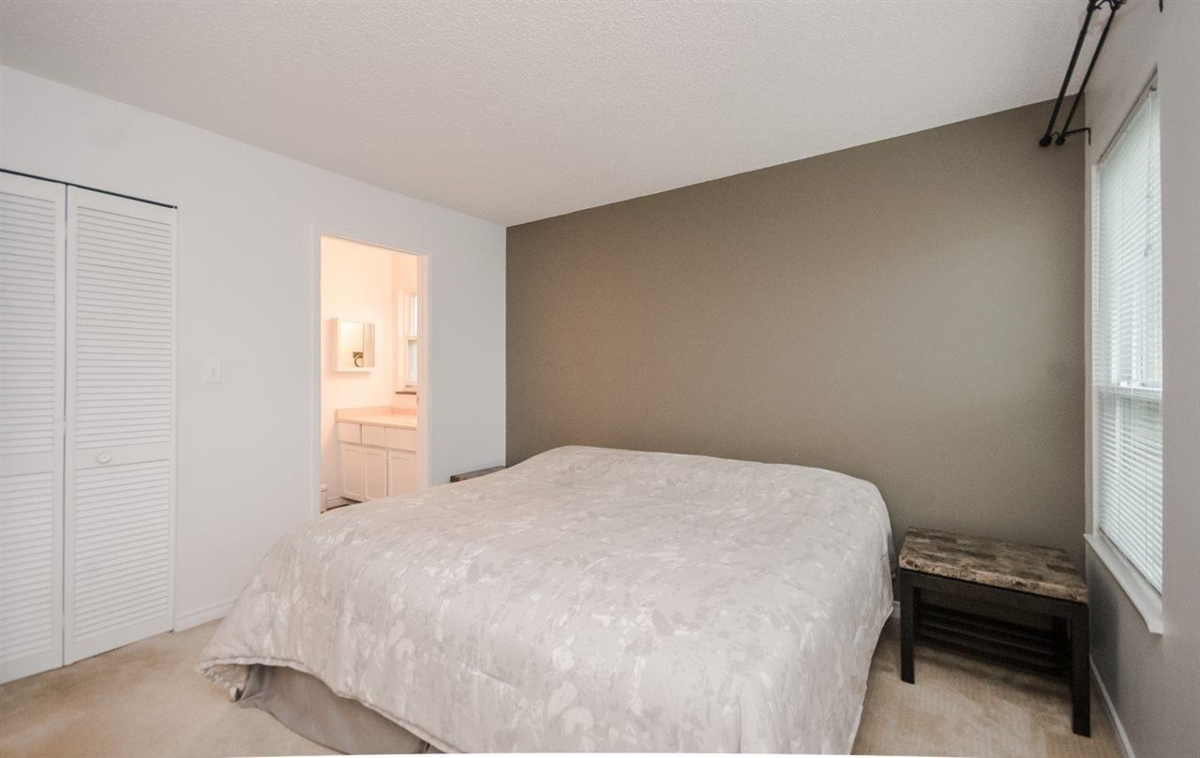 Powder Room Photo of 15026 98a Avenue, Surrey, BC