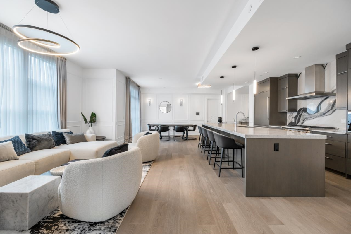 Breakfast Nook Photo of 204 1009 Laurier Avenue, Vancouver, BC