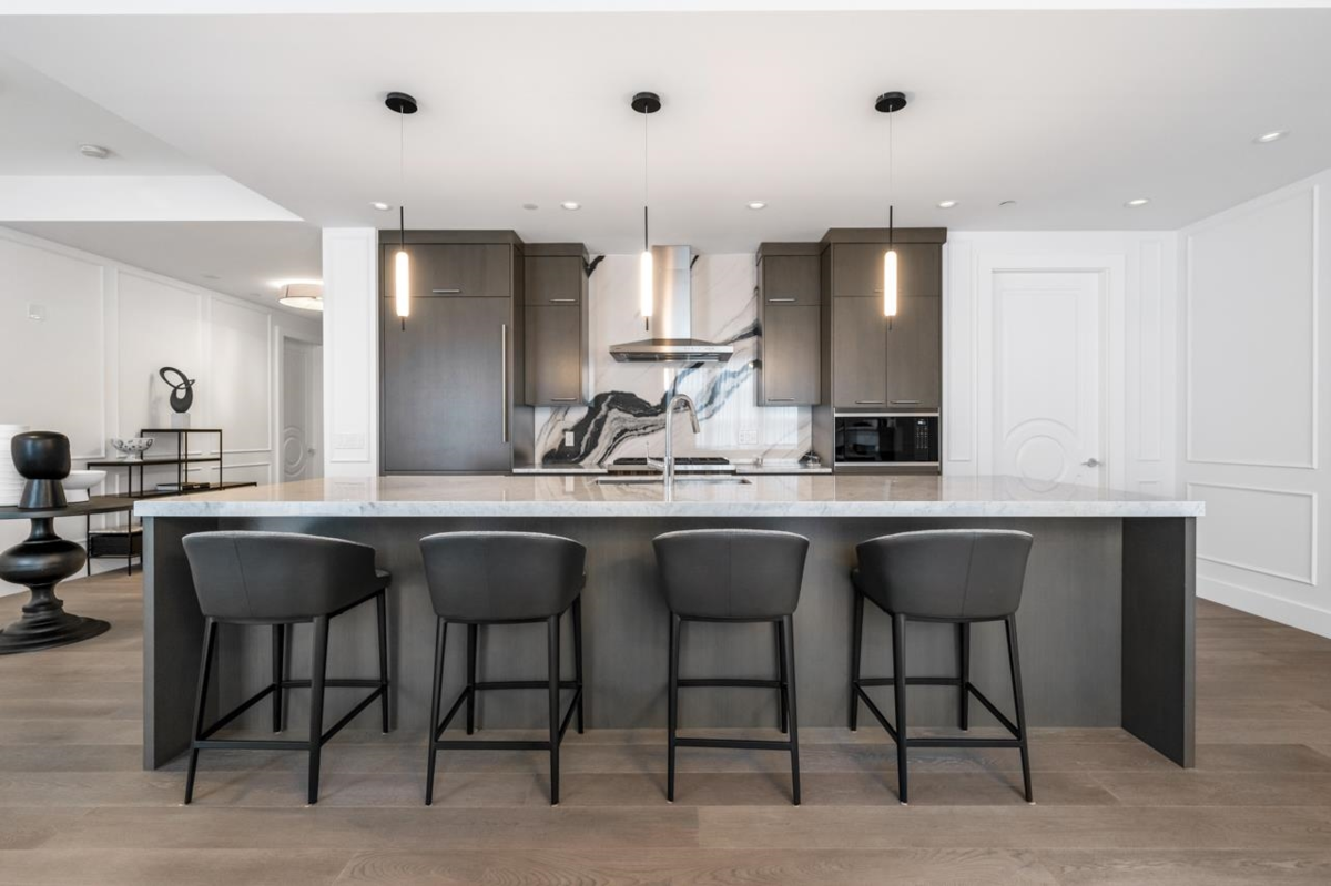 Dining Area Photo of 204 1009 Laurier Avenue, Vancouver, BC