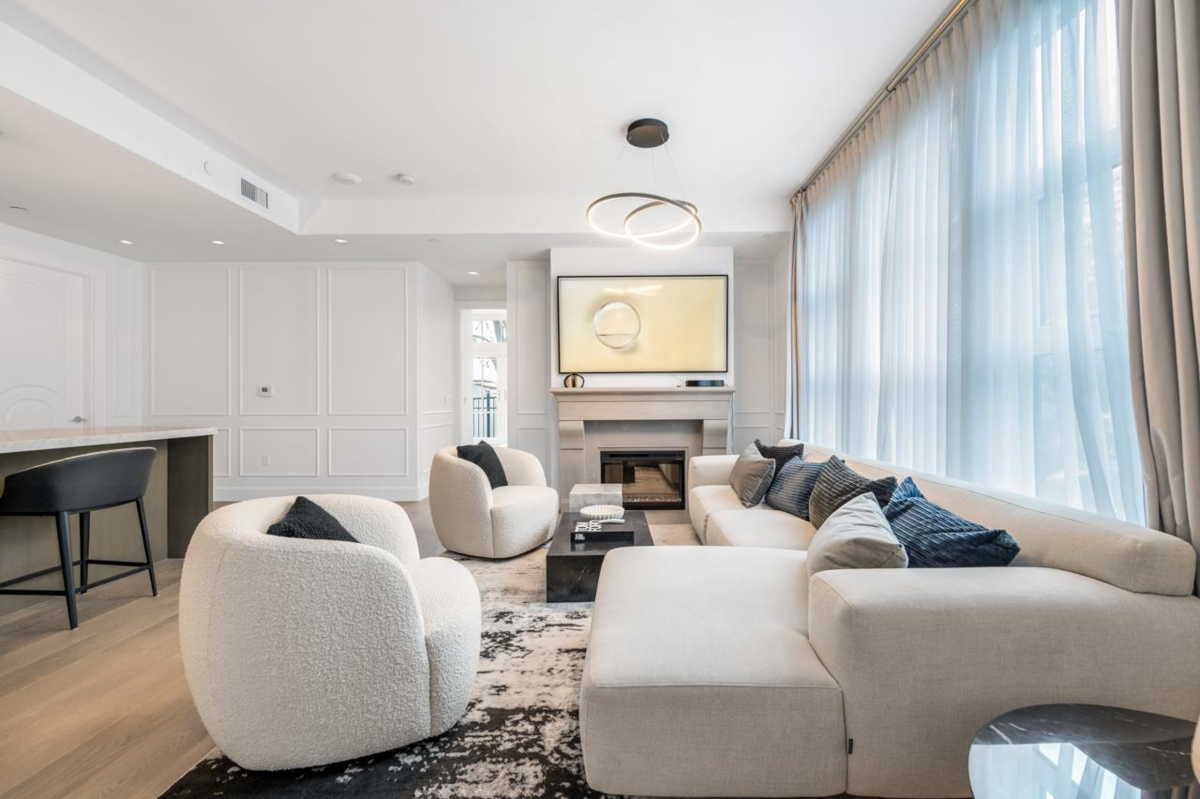 Primary Bathroom Photo of 204 1009 Laurier Avenue, Vancouver, BC