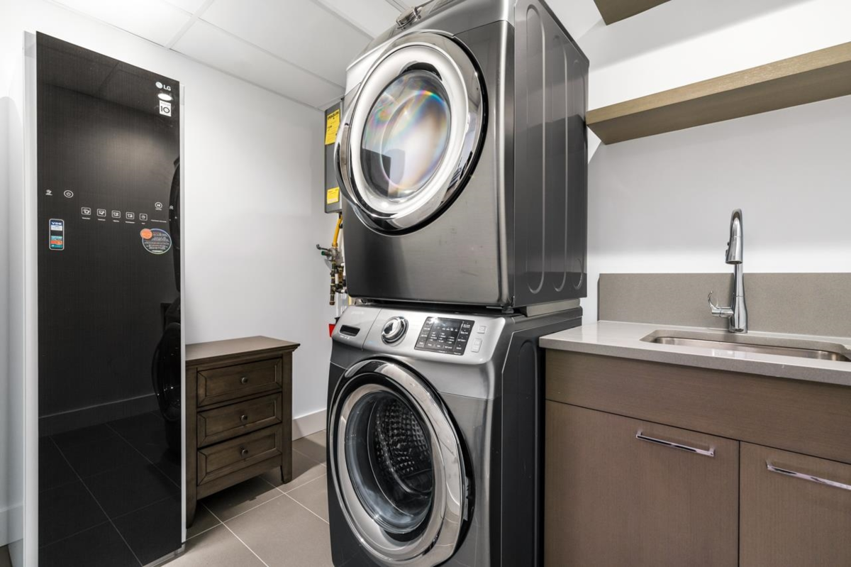 Staircase Photo of 204 1009 Laurier Avenue, Vancouver, BC