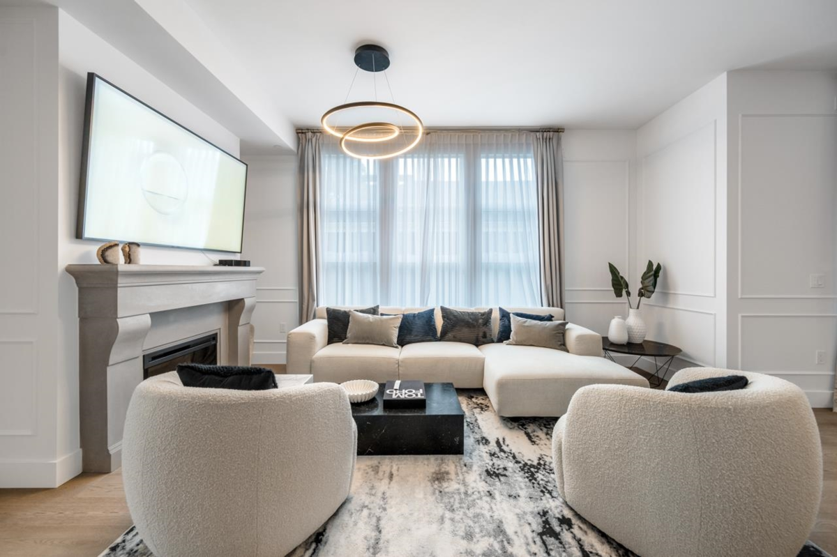 Walk-In Closet Photo of 204 1009 Laurier Avenue, Vancouver, BC