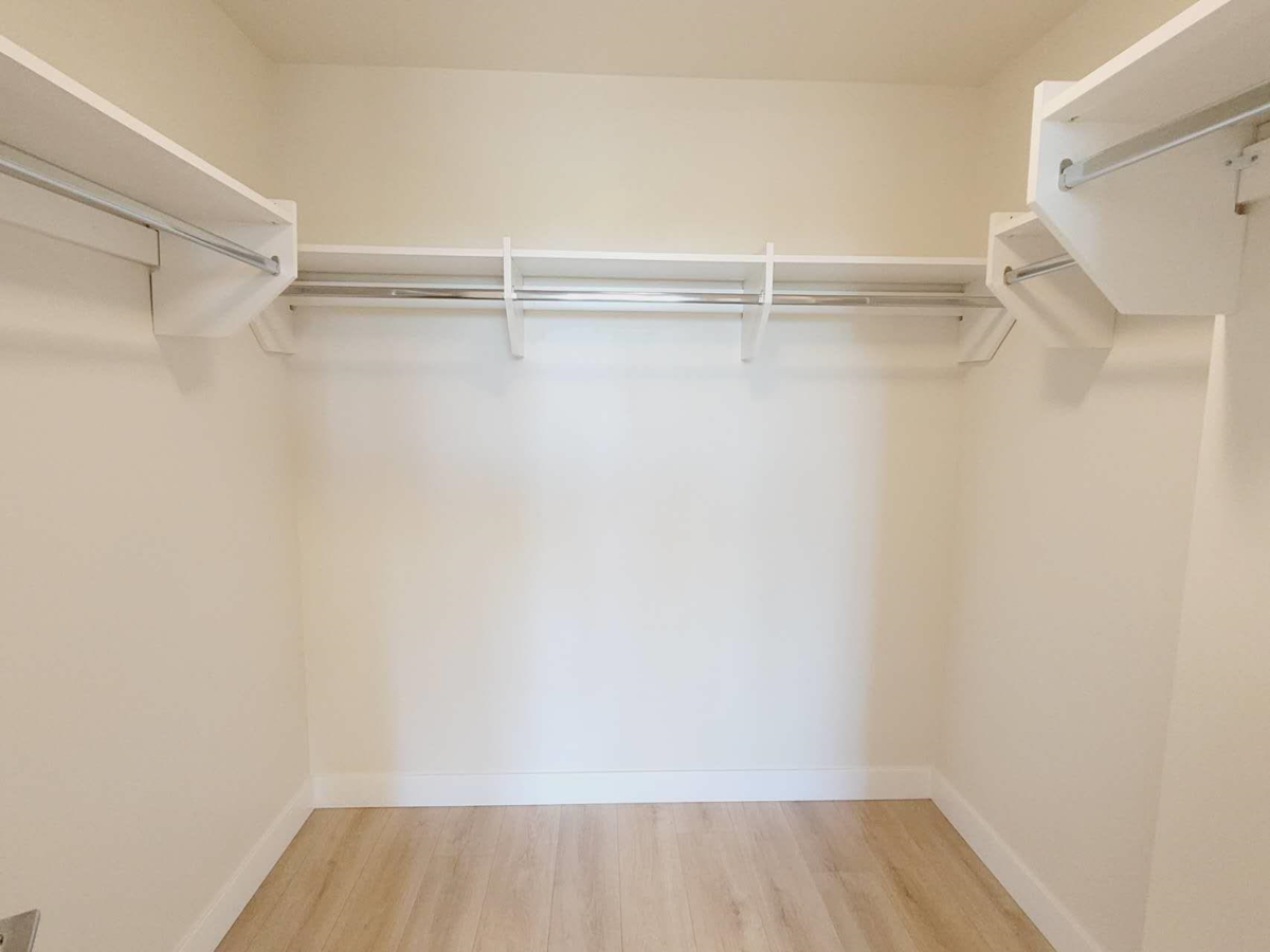 Kitchen Island Photo of 224 1792 Starling Drive, Tsawwassen, BC