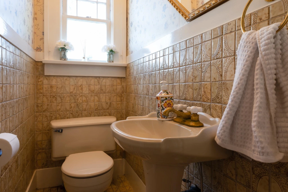 Basement Recreation Room Photo of 4149 Pine Crescent, Vancouver, BC