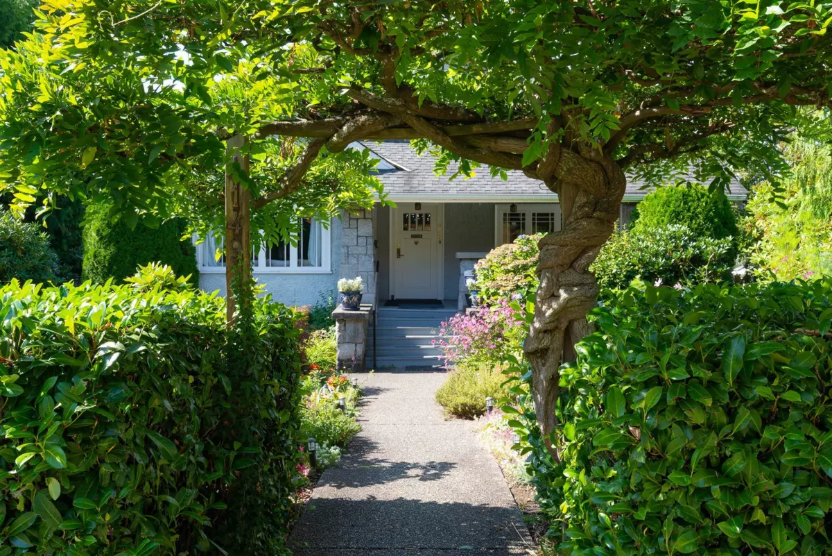 Living Room Photo of 4149 Pine Crescent, Vancouver, BC