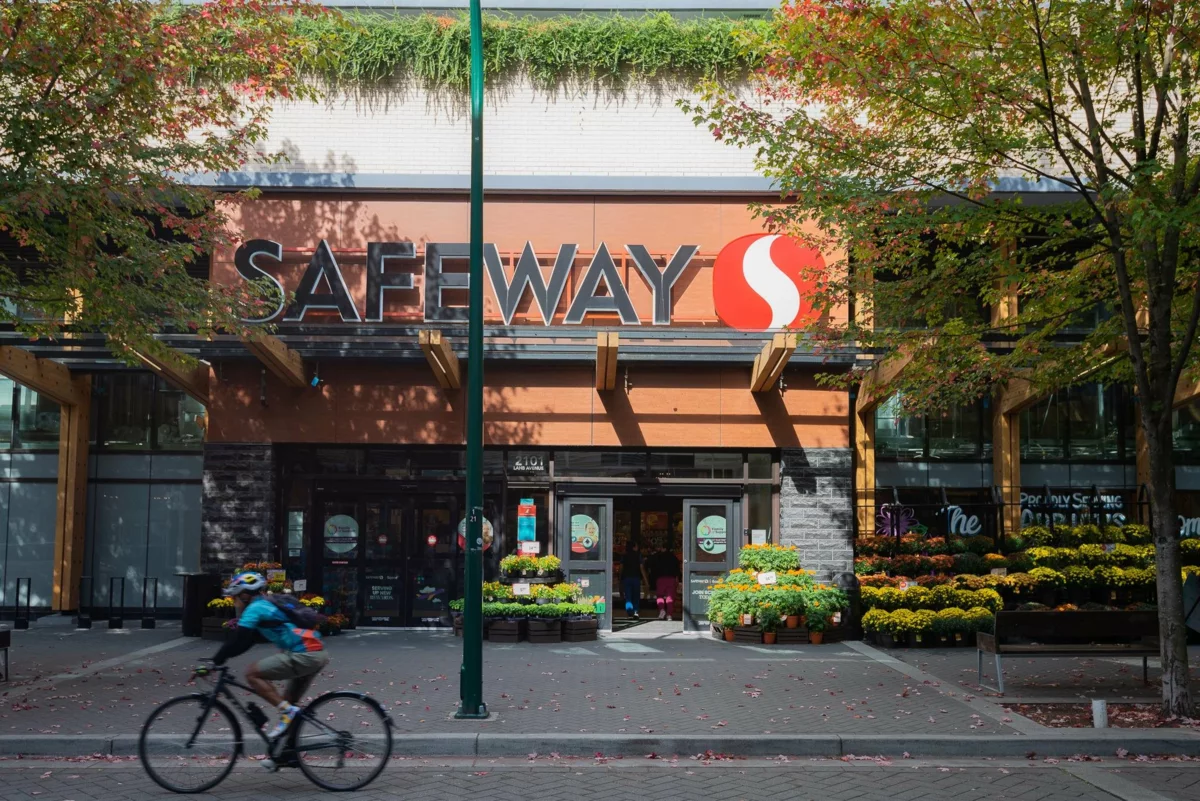 Neighborhood Park Photo Near 4149 Pine Crescent, Vancouver, BC