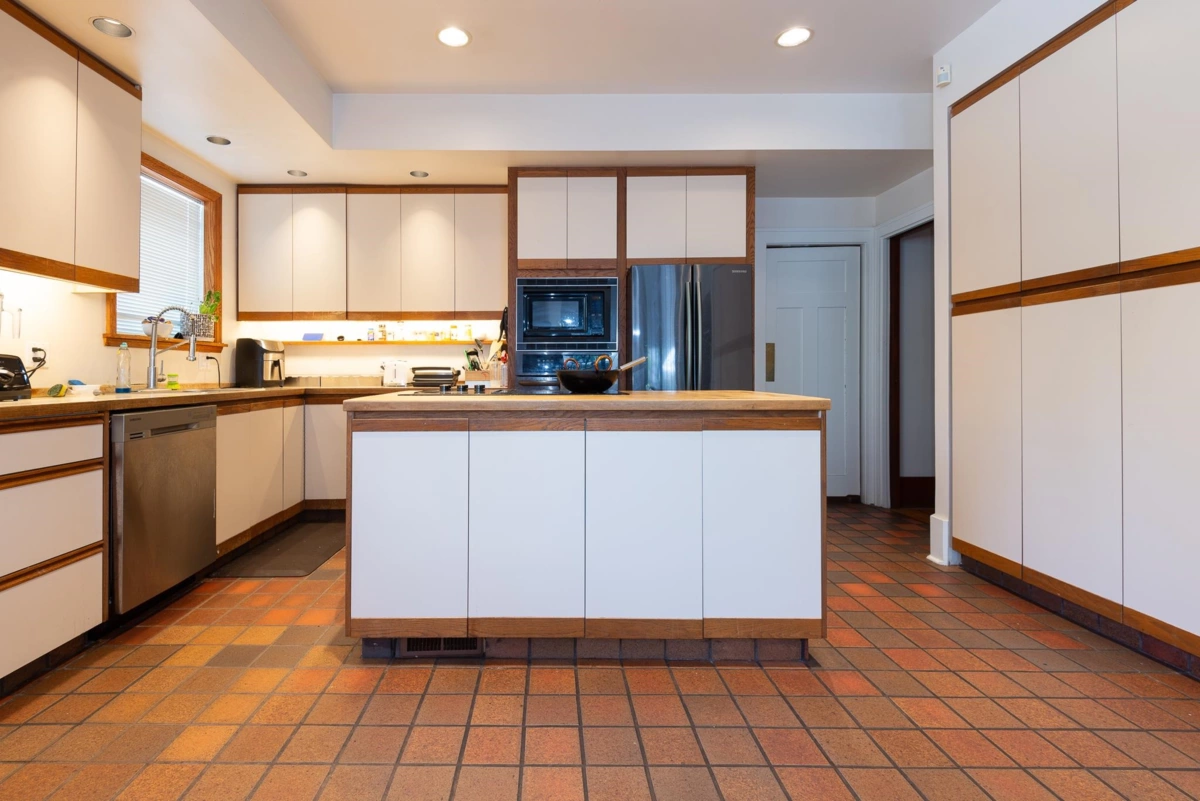 Powder Room Photo of 4149 Pine Crescent, Vancouver, BC
