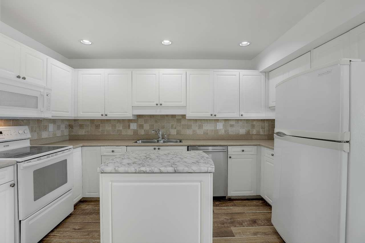 Breakfast Nook Photo of 117 1140 Castle Crescent, Port Coquitlam, BC