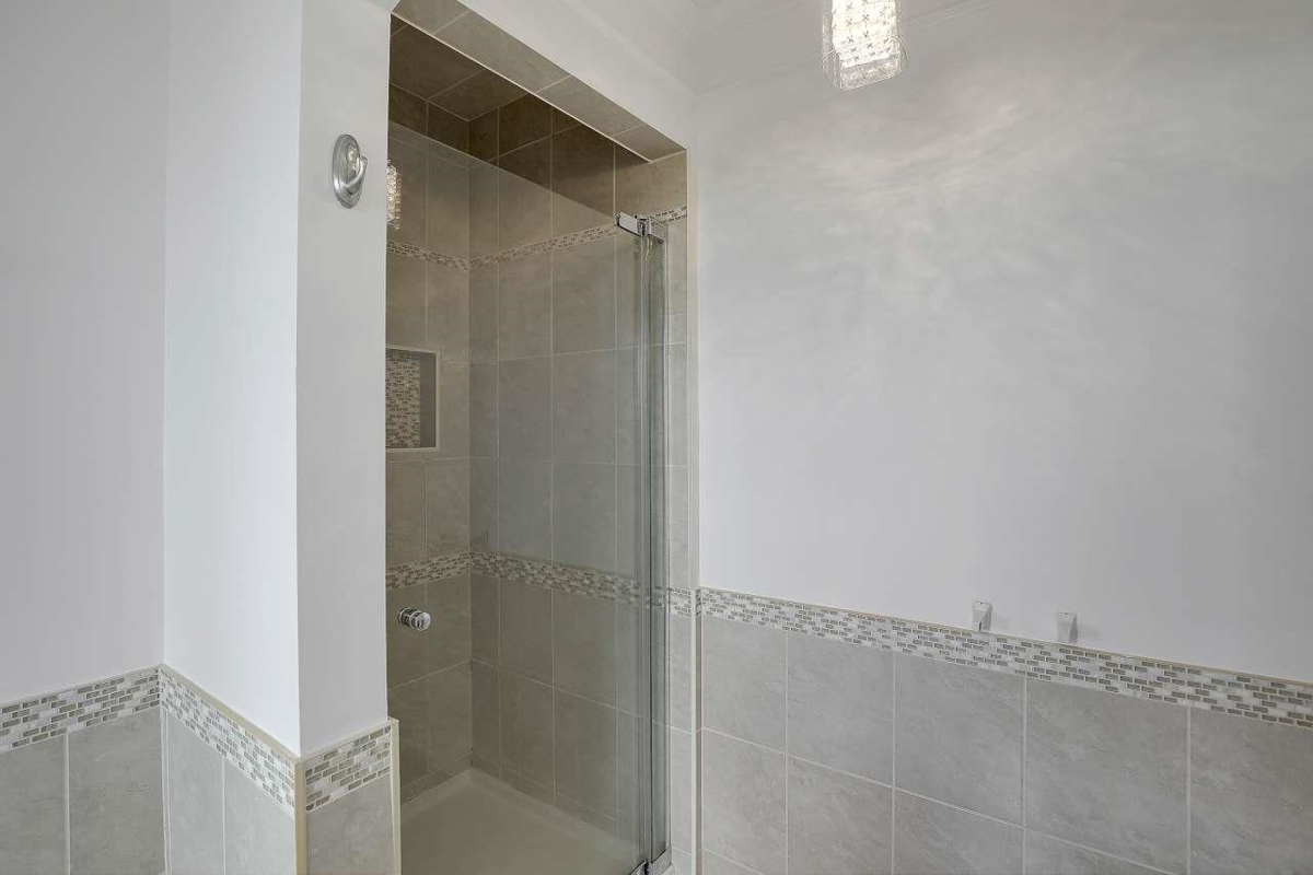 Entry Foyer Photo of 117 1140 Castle Crescent, Port Coquitlam, BC