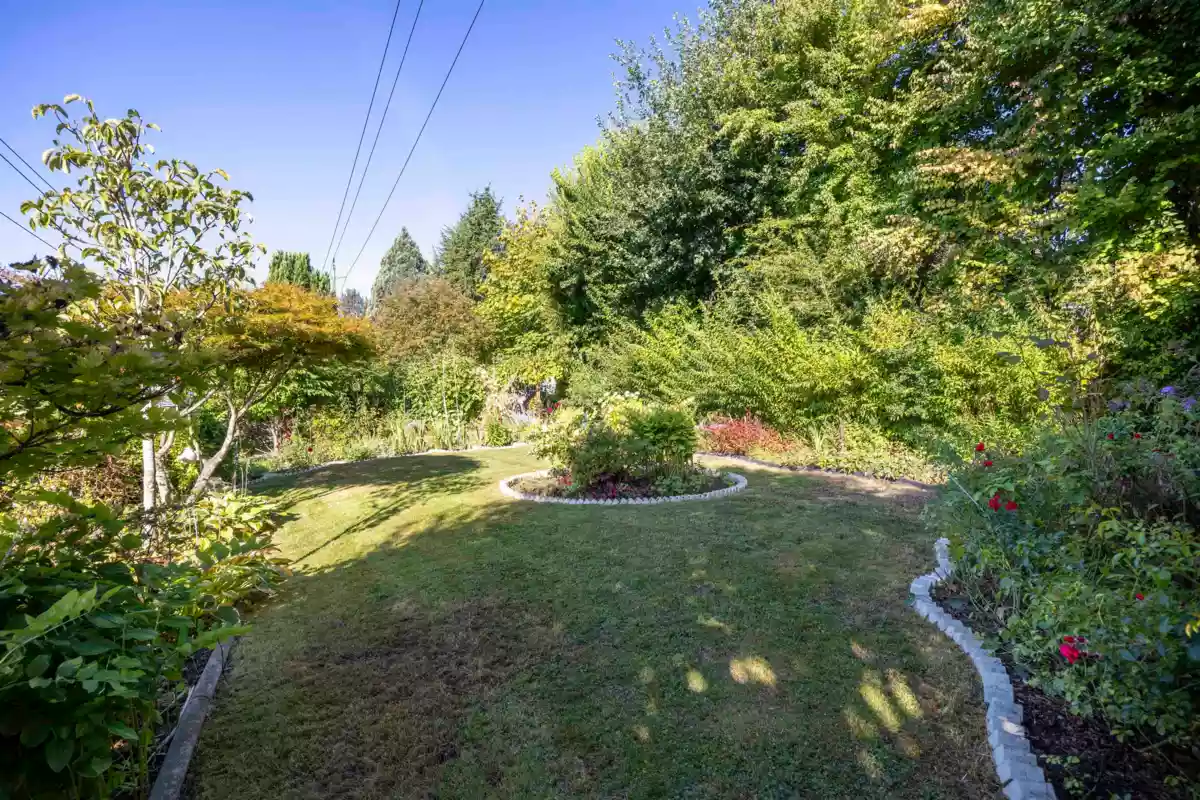 Hot Tub / Spa Photo of 7517 Kilrea Place, Burnaby, BC