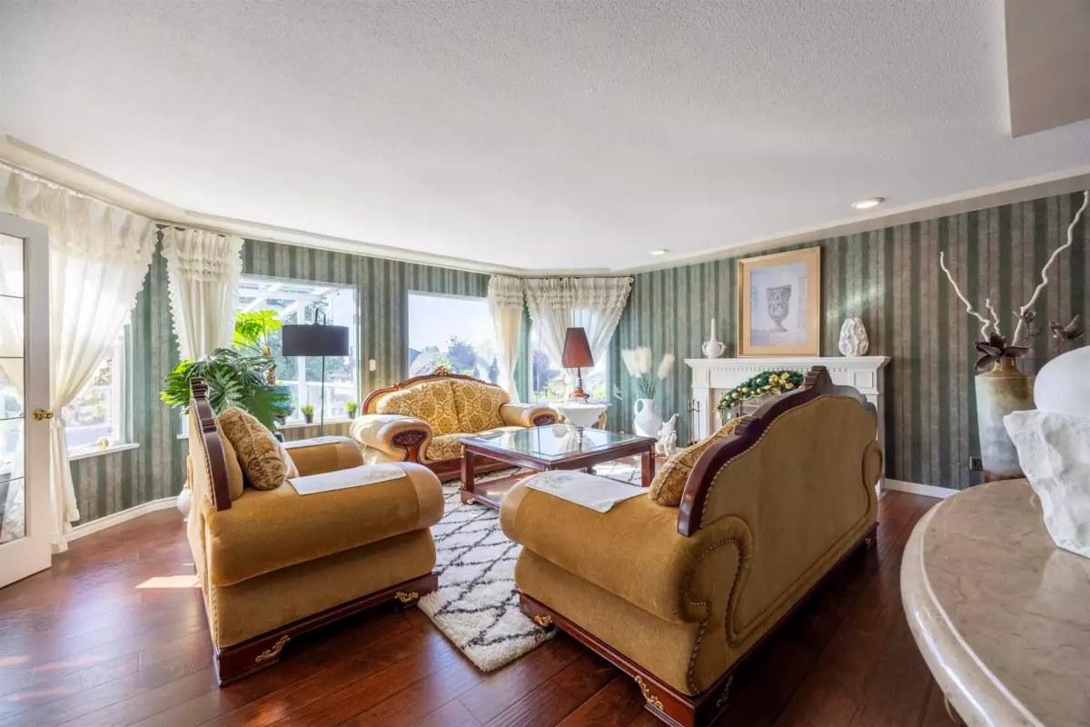 Living Room Photo of 7517 Kilrea Place, Burnaby, BC