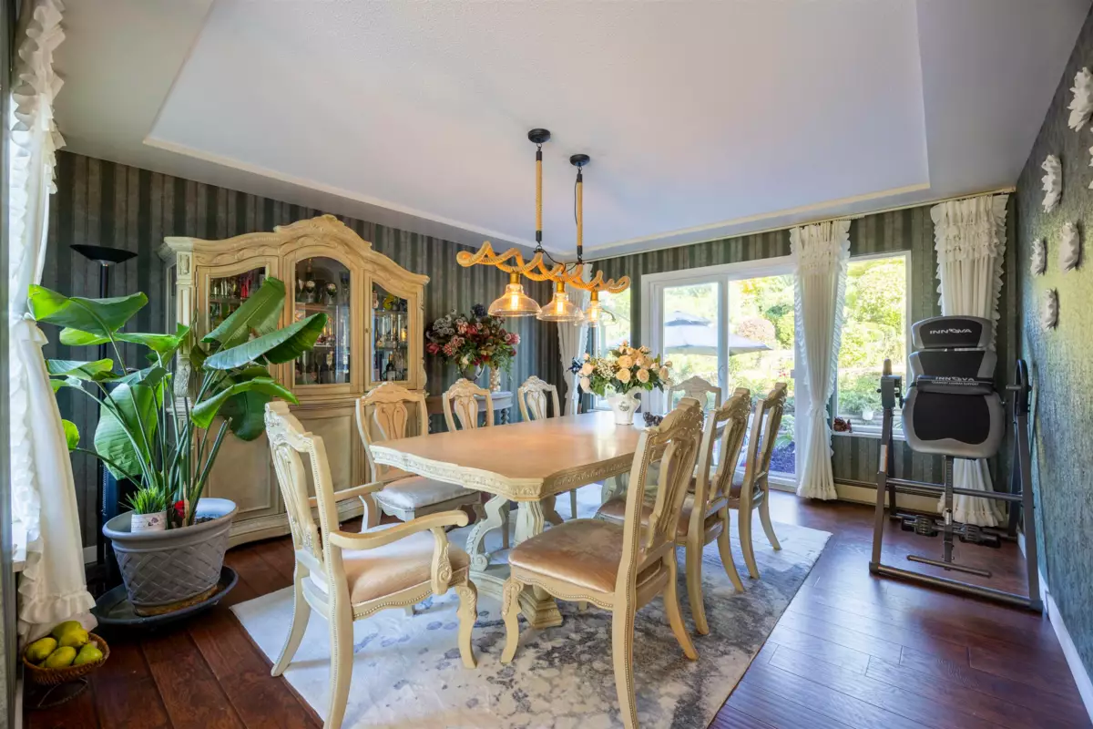 Primary Bathroom Photo of 7517 Kilrea Place, Burnaby, BC