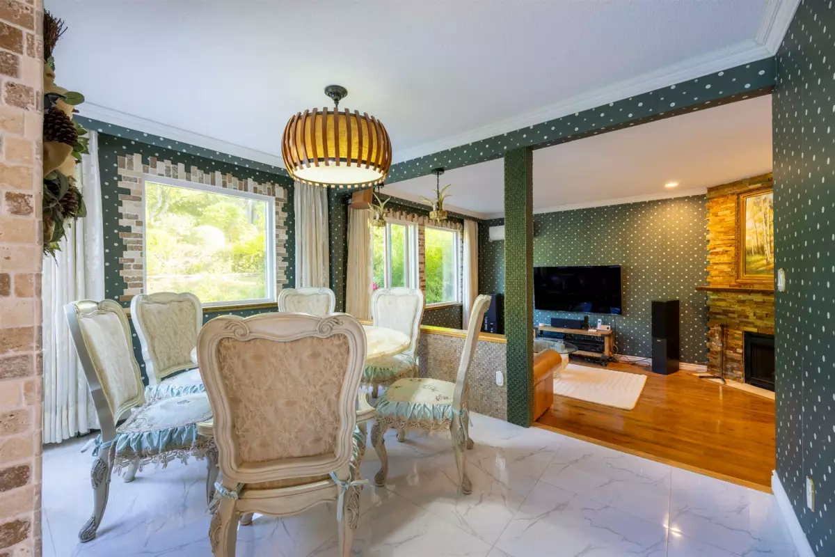 Walk-In Closet Photo of 7517 Kilrea Place, Burnaby, BC