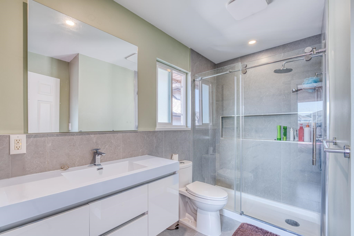 Backyard Photo of 7700 Dampier Drive, Richmond, BC