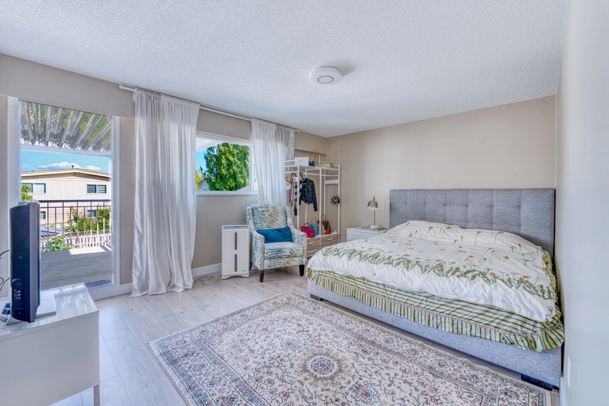 Hallway Photo of 7700 Dampier Drive, Richmond, BC