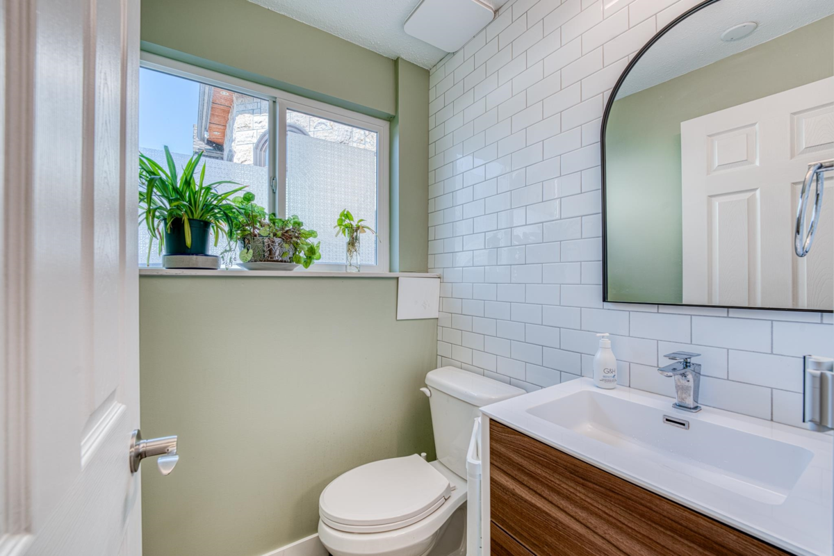 Outdoor Kitchen Photo of 7700 Dampier Drive, Richmond, BC