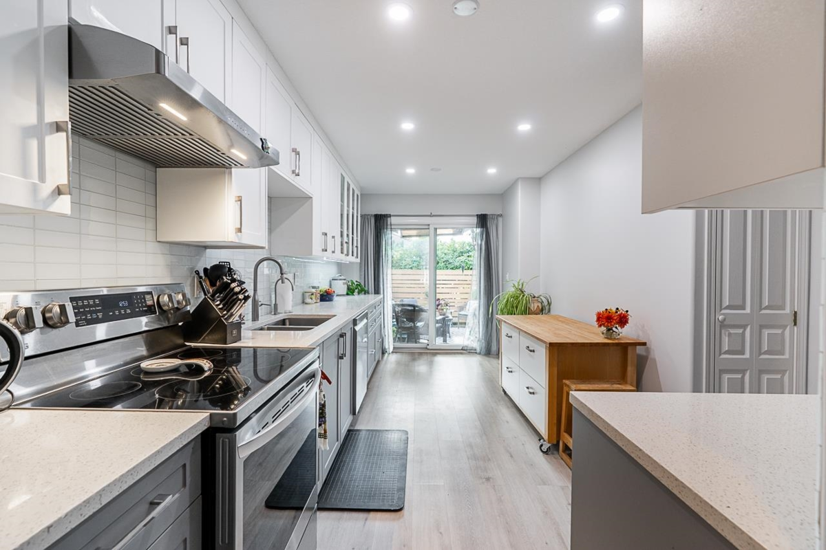 Breakfast Nook Photo of 124 15550 26 Avenue, Surrey, BC