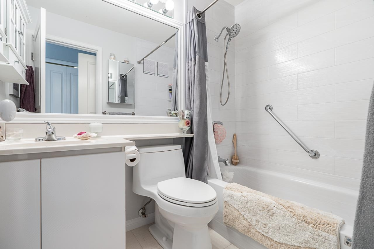 Guest Bathroom Photo of 124 15550 26 Avenue, Surrey, BC