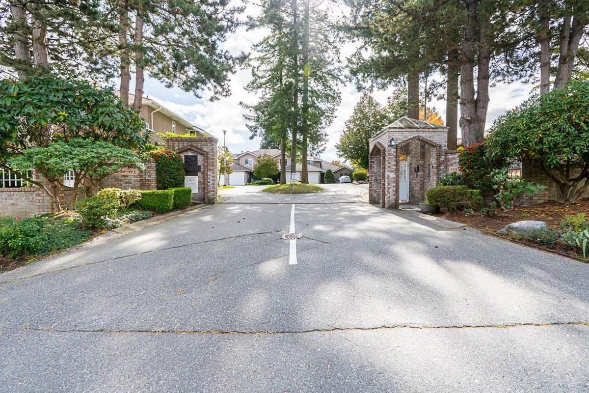 Hallway Photo of 124 15550 26 Avenue, Surrey, BC