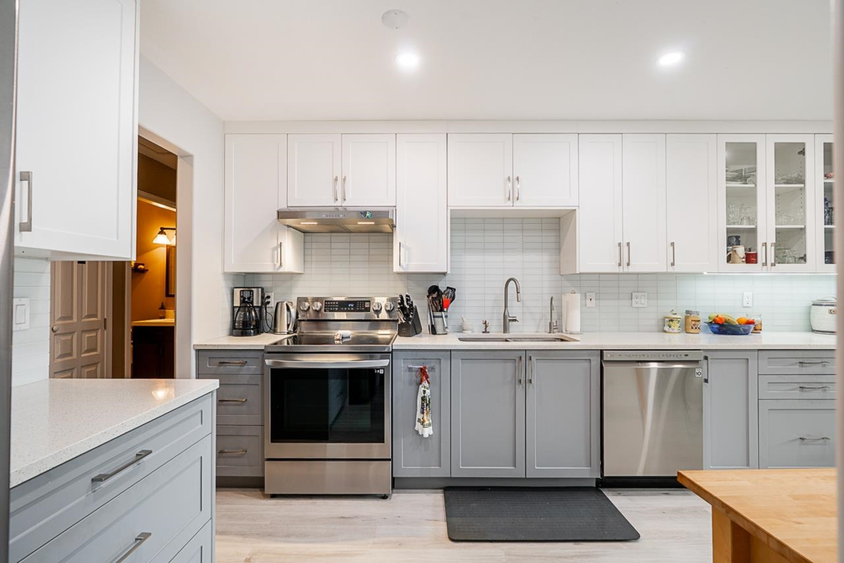 Pantry Photo of 124 15550 26 Avenue, Surrey, BC