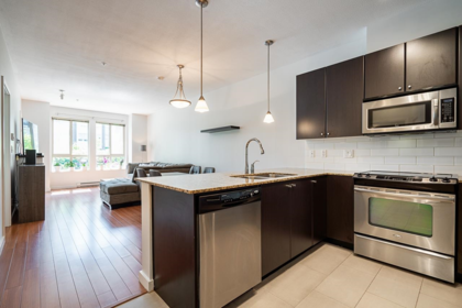203 225 Francis Way, New Westminster, BC, New Westminster — Apartment/Condo for sale