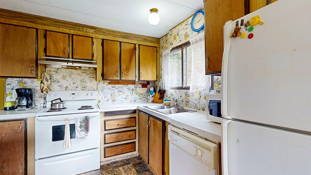 Breakfast Nook Photo of 5894 Skookumchuk Road, Sechelt, BC