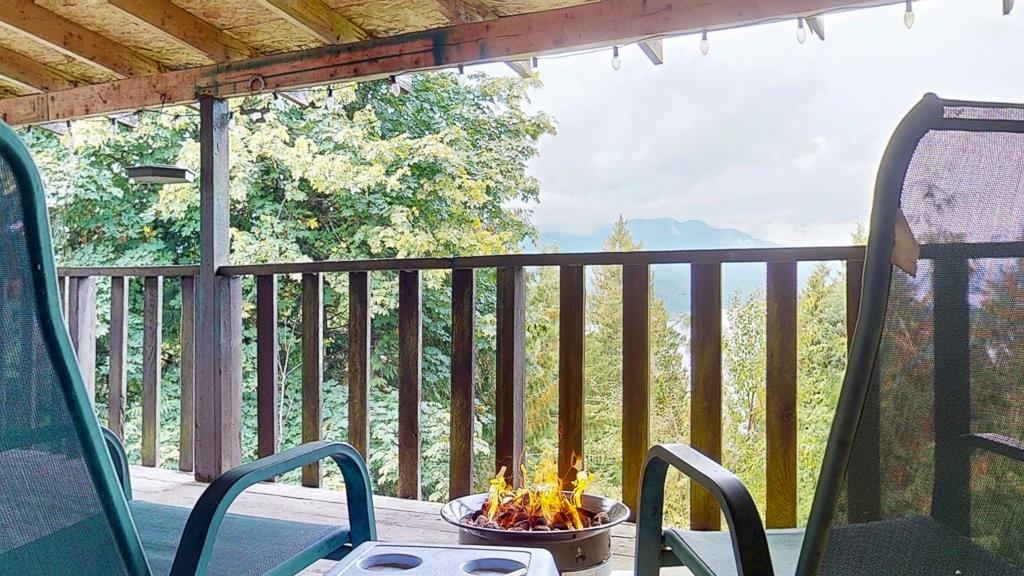 Family Room Photo of 5894 Skookumchuk Road, Sechelt, BC